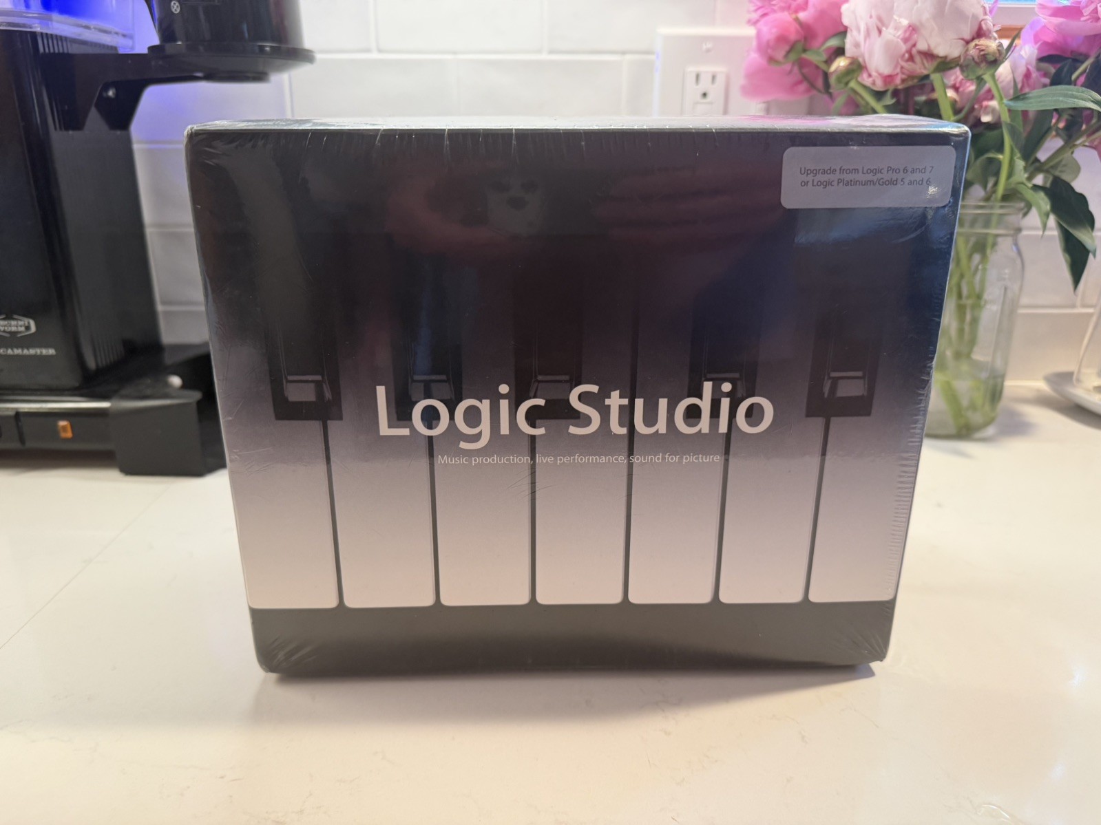 Apple Factory-Sealed Logic Studio 8 Software Upgrade